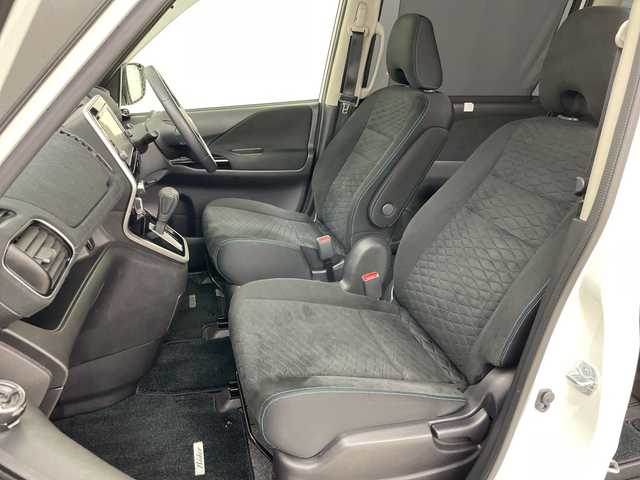 日産 セレナ ライダー 道央・札幌 2017(平29)年 7万km ブリリアントホワイトパール 2トーン ・4WD/・寒冷地仕様/・純正ナビ&CD&DVD&BT&SD&USB&TV/・純正フリップダウンモニター/・インテリジェントアラウンドビューモニター/・バック/サイド/フロントカメラ/・両側パワースライドドア/・ハンズフリーオートスライドドア/・プロパイロット/・パーキングアシスト/・インテリジェントエマージェンシーブレーキ/・純正ドライブレコーダー/・純正デジタルインナーミラー/・前席シートヒーター/・電動格納ミラー/・ドアミラーヒーター/・LEDヘッドライト/・フォグランプ/・オートライト/・スマートキー/・保証書/・取扱説明書