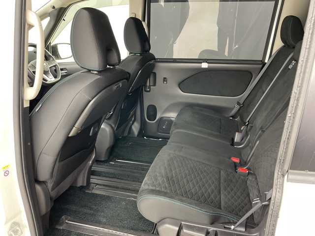 日産 セレナ ライダー 道央・札幌 2017(平29)年 7万km ブリリアントホワイトパール 2トーン ・4WD/・寒冷地仕様/・純正ナビ&CD&DVD&BT&SD&USB&TV/・純正フリップダウンモニター/・インテリジェントアラウンドビューモニター/・バック/サイド/フロントカメラ/・両側パワースライドドア/・ハンズフリーオートスライドドア/・プロパイロット/・パーキングアシスト/・インテリジェントエマージェンシーブレーキ/・純正ドライブレコーダー/・純正デジタルインナーミラー/・前席シートヒーター/・電動格納ミラー/・ドアミラーヒーター/・LEDヘッドライト/・フォグランプ/・オートライト/・スマートキー/・保証書/・取扱説明書