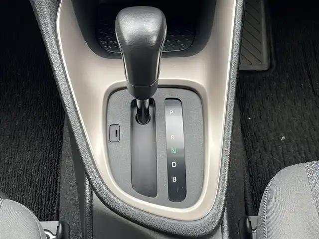 トヨタ ヤリス ハイブリッド Z 島根県 2021(令3)年 4.7万km ホワイトパールクリスタルシャイン 登録時走行距離47064km/純正ナビ/バックカメラ/プリクラッシュセーフティシステム/レーダークルーズコントロール/レーンキープアシススト/クリアランスソナー/パーキングサポートブレーキ/LEDヘッドライト/オートライト/オートハイビーム/前席シートヒーター/プッシュスタート/ビルトインETC