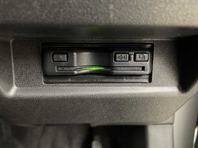 スズキ ジムニー XC 埼玉県 2023(令5)年 2.6万km ミディアムグレー 純正ナビ　CN-HE02WD/(Bluetooth/CD/DVD/USB/AM/FM)/地デジワンセグ/バックカメラ/前後ドライブレコーダー/クルーズコントロール/衝突軽減ブレーキ/車線逸脱警報/ダウンヒルアシストコントロール/4WD/アイドリングストップ/ヘッドライトウォッシャー/運転席・助手席シートヒーター/フロントフォグランプ/ウィンカーミラー/純正フロアマット/純正ドアバイザー/純正16インチアルミホイール