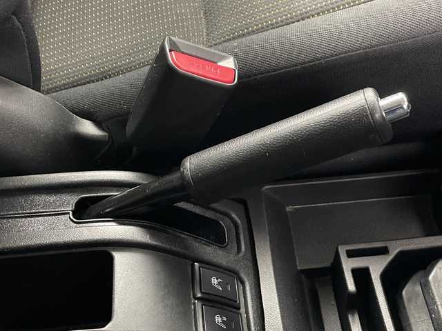 スズキ ジムニー XC 埼玉県 2023(令5)年 2.6万km ミディアムグレー 純正ナビ　CN-HE02WD/(Bluetooth/CD/DVD/USB/AM/FM)/地デジワンセグ/バックカメラ/前後ドライブレコーダー/クルーズコントロール/衝突軽減ブレーキ/車線逸脱警報/ダウンヒルアシストコントロール/4WD/アイドリングストップ/ヘッドライトウォッシャー/運転席・助手席シートヒーター/フロントフォグランプ/ウィンカーミラー/純正フロアマット/純正ドアバイザー/純正16インチアルミホイール