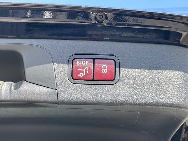 メルセデス・ベンツ ＧＬＣ２２０ d 4マチック AMGライン 富山県 2019(令1)年 4.4万km オブシディアンブラック 外部検査実施済み/サンルーフ/R2.3.4.5.6年ヤナセ記録簿有/ターボ、４WD/Apple car play/純正メモリナビ/(フルセグTV/Bluetooth/USB)/全周囲カメラ/ビルトインETC2.0/前方ドライブレコーダー/ハーフレザーシート/前席パワーシート/全席シートヒーター/置くだけ充電/パワーバックドア/横滑り防止層機能/レーンアシスト/衝突軽減ブレーキ/ブラインドスポットモニター/純正19インチアルミホイール/スマートキー/LEDヘッドライト/パドルシフト/カーテンエアバック/レーダークルーズコントロール