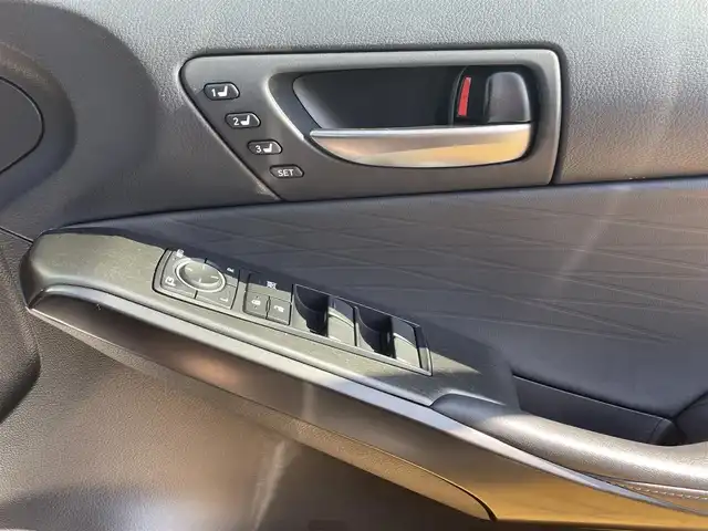 レクサス ＩＳ 350 Fスポーツ モードブラック 宮崎県 2020(令2)年 8万km グラファイトブラックガラスフレーク TRDエアロ/フロント　サイド　リアディフューザー/TRDマフラー/純正SDナビ/・Bluetooth CD DVD/・TV フルセグ/・バックカメラ/マークレビンソンプレミアムサウンド/レザーシート/シートヒーター/エアシート/パワーシート/メモリーシート/ブラインドスポットモニター/追従式クルーズコントロール/パドルシフト/ETC2.0/ドライブレコーダー/コーナーセンサー/オートライト/LEDヘッドライト