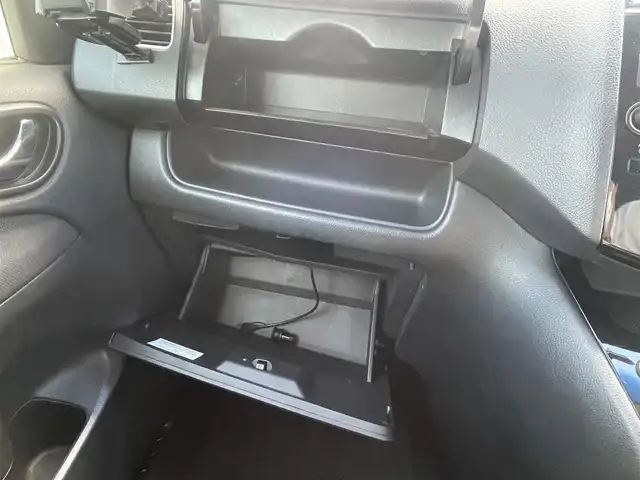 日産 セレナ HWS S HV Vエアロ+Sefty 千葉県 2015(平27)年 7.9万km インペリアルアンバーP 衝突軽減ブレーキ/レーンキープアシスト/純正フリップダウンモニター/純正8インチナビ(MM514D-L)/・フルセグ/BT/DVD/CD/USB/クルーズコントロール/ETC/両側パワースライドドア/LEDヘッドライト/オートライト/フォグライト/アイドリングストップ/社外15インチAW