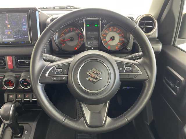 スズキ ジムニー シエラ JC 愛知県 2020(令2)年 4.3万km シフォンアイボリーメタリックブラック2トーンルーフ 社外8インチナビ/・フルセグ/・Bluetooth/・SD音楽録音/・UCB入力端子/デュアルセンサーブレーキサポート/誤発進抑制機能/車線逸脱警報機能/ふらつき警報機能/ハイビームアシスト/先行車発進お知らせ機能/標識認識機能/ダウンヒルアシストコントロール/フォグランプ/背面タイヤ/ヘッドライトウウォッシャー/ドアミラーヒーター/ステアリングスイッチ