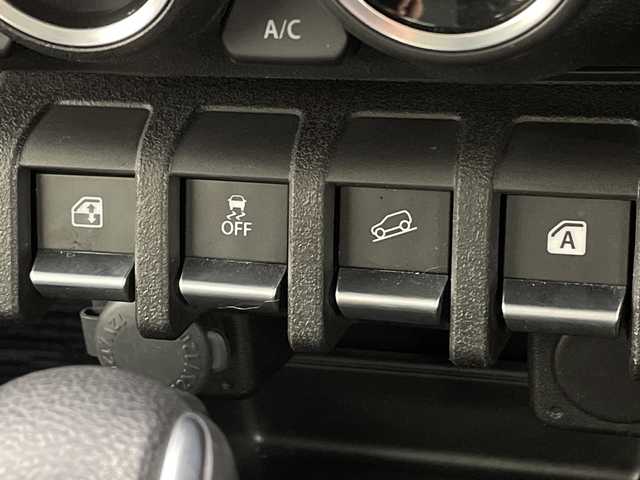 スズキ ジムニー シエラ JC 愛知県 2020(令2)年 4.3万km シフォンアイボリーメタリックブラック2トーンルーフ 社外8インチナビ/・フルセグ/・Bluetooth/・SD音楽録音/・UCB入力端子/デュアルセンサーブレーキサポート/誤発進抑制機能/車線逸脱警報機能/ふらつき警報機能/ハイビームアシスト/先行車発進お知らせ機能/標識認識機能/ダウンヒルアシストコントロール/フォグランプ/背面タイヤ/ヘッドライトウウォッシャー/ドアミラーヒーター/ステアリングスイッチ