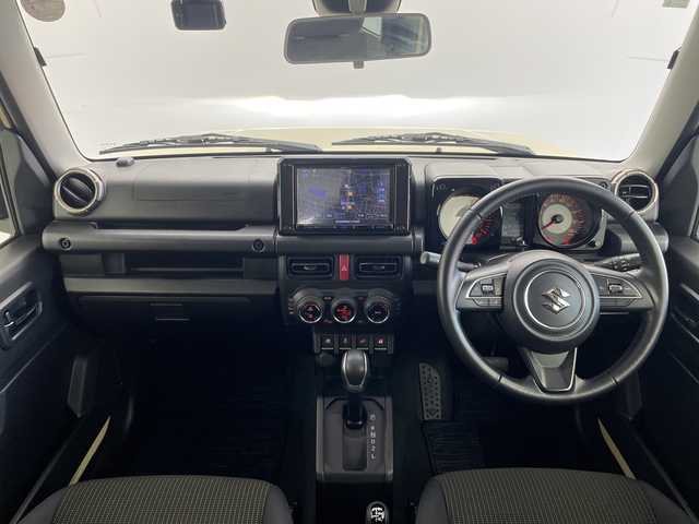 スズキ ジムニー シエラ JC 愛知県 2020(令2)年 4.3万km シフォンアイボリーメタリックブラック2トーンルーフ 社外8インチナビ/・フルセグ/・Bluetooth/・SD音楽録音/・UCB入力端子/デュアルセンサーブレーキサポート/誤発進抑制機能/車線逸脱警報機能/ふらつき警報機能/ハイビームアシスト/先行車発進お知らせ機能/標識認識機能/ダウンヒルアシストコントロール/フォグランプ/背面タイヤ/ヘッドライトウウォッシャー/ドアミラーヒーター/ステアリングスイッチ