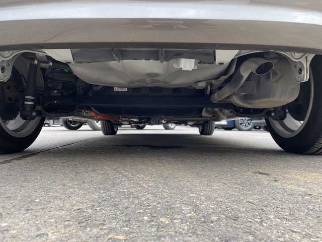 トヨタ アクア X－URBAN 道東・釧路十勝 2015(平27)年 2.4万km ライムホワイトパールクリスタルシャイン アルパイン製SDナビ/・フルセグ/CD/DVD/BT/SD/ラジオ/バックカメラ/ドライブレコーダー/プッシュスタート/スマートキー/寒冷地仕様/ワイパーデアイサー/ハーフレザーシート/純正15インチアルミホイール/スタッドレスアルミ積込/ETC/フロアマット/ドアバイザー