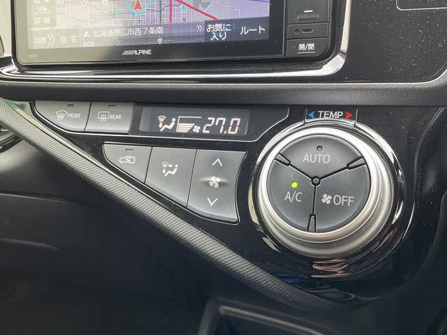 トヨタ アクア X－URBAN 道東・釧路十勝 2015(平27)年 2.4万km ライムホワイトパールクリスタルシャイン アルパイン製SDナビ/・フルセグ/CD/DVD/BT/SD/ラジオ/バックカメラ/ドライブレコーダー/プッシュスタート/スマートキー/寒冷地仕様/ワイパーデアイサー/ハーフレザーシート/純正15インチアルミホイール/スタッドレスアルミ積込/ETC/フロアマット/ドアバイザー