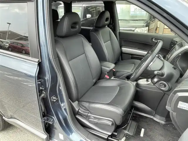 日産 エクストレイル 20Xtt 兵庫県 2013(平25)年 7.9万km スチールブルー (株)IDOMが運営する【じしゃロン姫路店】の自社ローン専用車両になります。こちらは現金またはオートローンご利用時の価格です。自社ローンご希望の方は別途その旨お申付け下さい/純正ナビ　/４WD/スマートキー/バックカメラ/フルセグ/全席シートヒーター/社外アルミ/純正フロアマット/ダウンヒルアシストコントロール/純正ドアバイザー/ドライブレコーダー/ルーフレール/社外エンジンスターター/オートライト/パワーステアリング/パワーウィンドウ/横滑り防止/電動格納ウィンカーミラー