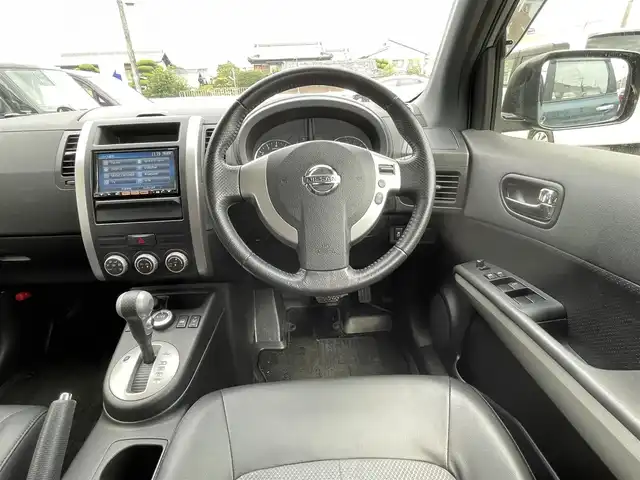 日産 エクストレイル 20Xtt 兵庫県 2013(平25)年 7.9万km スチールブルー (株)IDOMが運営する【じしゃロン姫路店】の自社ローン専用車両になります。こちらは現金またはオートローンご利用時の価格です。自社ローンご希望の方は別途その旨お申付け下さい/純正ナビ　/４WD/スマートキー/バックカメラ/フルセグ/全席シートヒーター/社外アルミ/純正フロアマット/ダウンヒルアシストコントロール/純正ドアバイザー/ドライブレコーダー/ルーフレール/社外エンジンスターター/オートライト/パワーステアリング/パワーウィンドウ/横滑り防止/電動格納ウィンカーミラー
