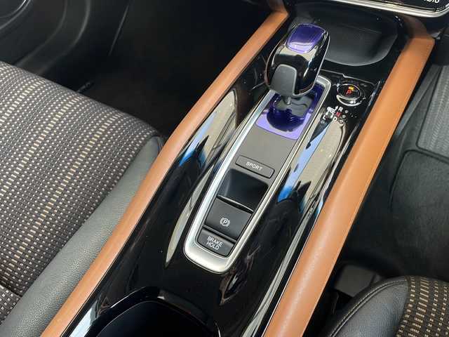 ホンダ ヴェゼル ハイブリッド Z ホンダセンシング 愛知県 2017(平29)年 4.6万km ホワイトオーキッドパール 衝突軽減システム/純正8型ナビ/クルーズコントロール/シートヒーター/フルセグ/CD DVD/Bluetooth/バックカメラ/純正アルミホイール/LEDヘッドライト/パドルシフト/オートライト/ドライブレコーダー/ETC/ステアリングスイッチ/スマートキー/プッシュスタート