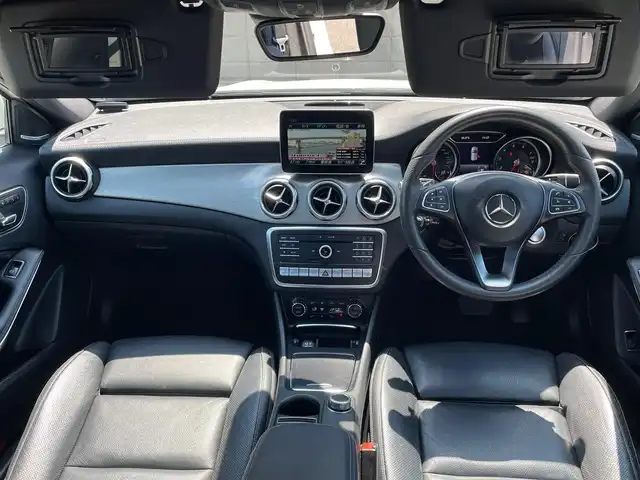 メルセデス・ベンツ ＧＬＡ２２０ 4マチック 青森県 2017(平29)年 5万km カルサイトホワイト 4WD/ターボ/パノラミックスライディングルーフ/ハーマンカードンサウンドシステム/純正ナビ/（Bt/CD/DVD/USB/SD/フルセグTV)/バックカメラ/サンルーフ/衝突軽減ブレーキ/ACC/アンビエントライト/LEDオートライト/ブラインドスポットモニター/レーンキープアシスト/ダウンヒルアシスト/パドルシフト/パワーバックドア/前席メモリー付きパワーシート/前席シートヒーター/ブラックレザーシート/パワーバックドア/前後クリアランスソナー/ステアリングスイッチ/アンビエントライト/純正18インチアルミホイール/革巻きステアリング/ウインカーミラー/プッシュスタート/バックカメラ/エアバックW/フォグランプ/スマートキーX2/保証書/取扱説明書