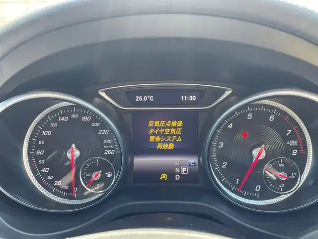 メルセデス・ベンツ ＧＬＡ２２０ 4マチック 青森県 2017(平29)年 5万km カルサイトホワイト 4WD/ターボ/パノラミックスライディングルーフ/ハーマンカードンサウンドシステム/純正ナビ/（Bt/CD/DVD/USB/SD/フルセグTV)/バックカメラ/サンルーフ/衝突軽減ブレーキ/ACC/アンビエントライト/LEDオートライト/ブラインドスポットモニター/レーンキープアシスト/ダウンヒルアシスト/パドルシフト/パワーバックドア/前席メモリー付きパワーシート/前席シートヒーター/ブラックレザーシート/パワーバックドア/前後クリアランスソナー/ステアリングスイッチ/アンビエントライト/純正18インチアルミホイール/革巻きステアリング/ウインカーミラー/プッシュスタート/バックカメラ/エアバックW/フォグランプ/スマートキーX2/保証書/取扱説明書