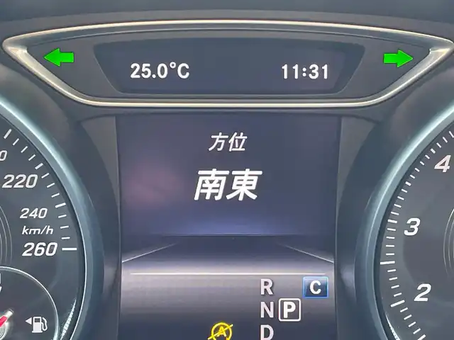 メルセデス・ベンツ ＧＬＡ２２０ 4マチック 青森県 2017(平29)年 5万km カルサイトホワイト 4WD/ターボ/パノラミックスライディングルーフ/ハーマンカードンサウンドシステム/純正ナビ/（Bt/CD/DVD/USB/SD/フルセグTV)/バックカメラ/サンルーフ/衝突軽減ブレーキ/ACC/アンビエントライト/LEDオートライト/ブラインドスポットモニター/レーンキープアシスト/ダウンヒルアシスト/パドルシフト/パワーバックドア/前席メモリー付きパワーシート/前席シートヒーター/ブラックレザーシート/パワーバックドア/前後クリアランスソナー/ステアリングスイッチ/アンビエントライト/純正18インチアルミホイール/革巻きステアリング/ウインカーミラー/プッシュスタート/バックカメラ/エアバックW/フォグランプ/スマートキーX2/保証書/取扱説明書