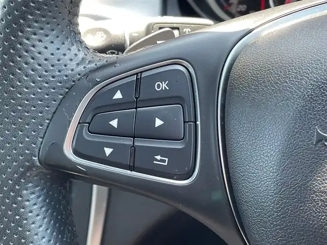 メルセデス・ベンツ ＧＬＡ２２０ 4マチック 青森県 2017(平29)年 5万km カルサイトホワイト 4WD/ターボ/パノラミックスライディングルーフ/ハーマンカードンサウンドシステム/純正ナビ/（Bt/CD/DVD/USB/SD/フルセグTV)/バックカメラ/サンルーフ/衝突軽減ブレーキ/ACC/アンビエントライト/LEDオートライト/ブラインドスポットモニター/レーンキープアシスト/ダウンヒルアシスト/パドルシフト/パワーバックドア/前席メモリー付きパワーシート/前席シートヒーター/ブラックレザーシート/パワーバックドア/前後クリアランスソナー/ステアリングスイッチ/アンビエントライト/純正18インチアルミホイール/革巻きステアリング/ウインカーミラー/プッシュスタート/バックカメラ/エアバックW/フォグランプ/スマートキーX2/保証書/取扱説明書