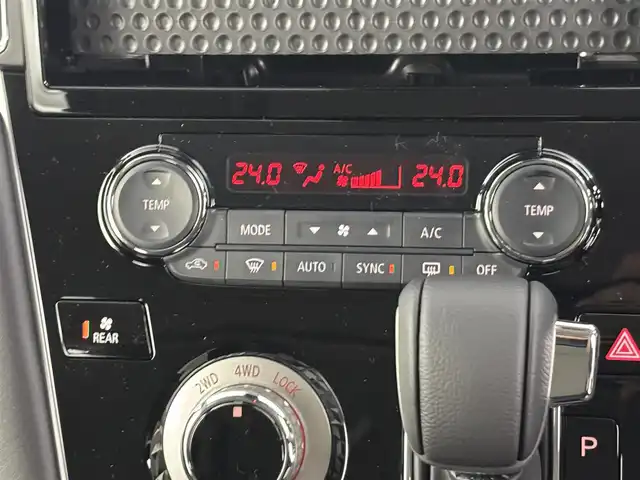 三菱 デリカＤ：５ シャモニー 埼玉県 2025(令7)年 0.1万km未満 紺Ⅱ CHAMONIX (7人)　4WD　e-Assist/オリジナルナビ取付パッケージ＋リアモニター取パッケージ(25300)/ステップレス　（7人）/ステアリングヒーター/シートヒーター/パドルシフト/ステアリングリモコン/レーダークルーズコントロール/BMS/電動格納ウィンカーミラー/両側パワースライドドア/純正１８インチアルミホイール/純正LEDヘッドライト