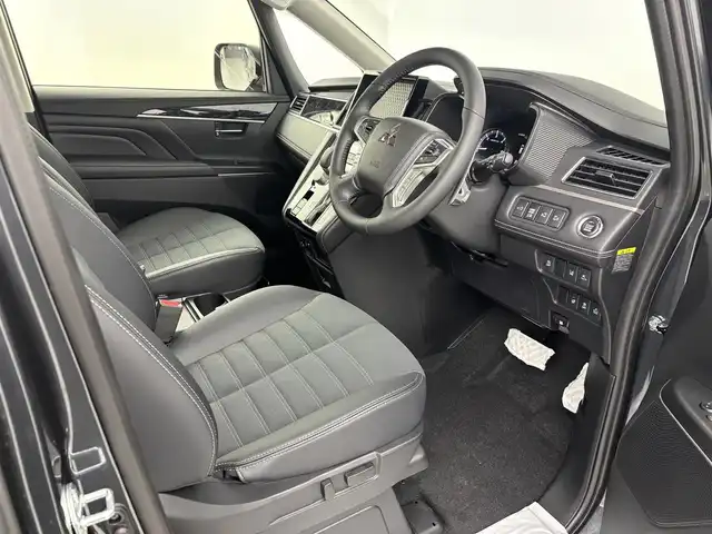 三菱 デリカＤ：５ シャモニー 埼玉県 2025(令7)年 0.1万km未満 紺Ⅱ CHAMONIX (7人)　4WD　e-Assist/オリジナルナビ取付パッケージ＋リアモニター取パッケージ(25300)/ステップレス　（7人）/ステアリングヒーター/シートヒーター/パドルシフト/ステアリングリモコン/レーダークルーズコントロール/BMS/電動格納ウィンカーミラー/両側パワースライドドア/純正１８インチアルミホイール/純正LEDヘッドライト