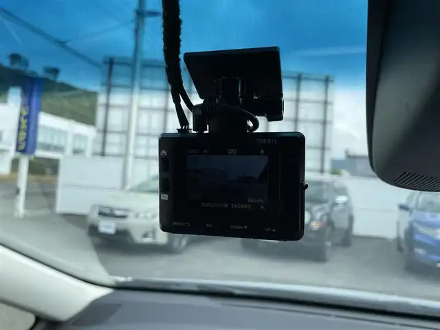 ホンダ オデッセイ アブソルート EX 山形県 2013(平25)年 11.9万km ホワイトオーキッドパール (株)IDOMが運営する【じしゃロン山形店】の自社ローン専用車両になります。/こちらは現金またはオートローンご利用時の価格です。/自社ローンご希望の方は別途その旨お申付け下さい。/メモリナビ/クルーズコントロール/ビルトインETC/D/N席シートヒーター/両側パワースライドドア/フリップダウンモニター/バックカメラ/アイドリングストップ/オットマン