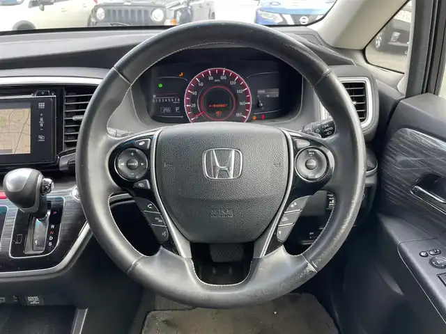ホンダ オデッセイ アブソルート EX 山形県 2013(平25)年 11.9万km ホワイトオーキッドパール (株)IDOMが運営する【じしゃロン山形店】の自社ローン専用車両になります。/こちらは現金またはオートローンご利用時の価格です。/自社ローンご希望の方は別途その旨お申付け下さい。/メモリナビ/クルーズコントロール/ビルトインETC/D/N席シートヒーター/両側パワースライドドア/フリップダウンモニター/バックカメラ/アイドリングストップ/オットマン