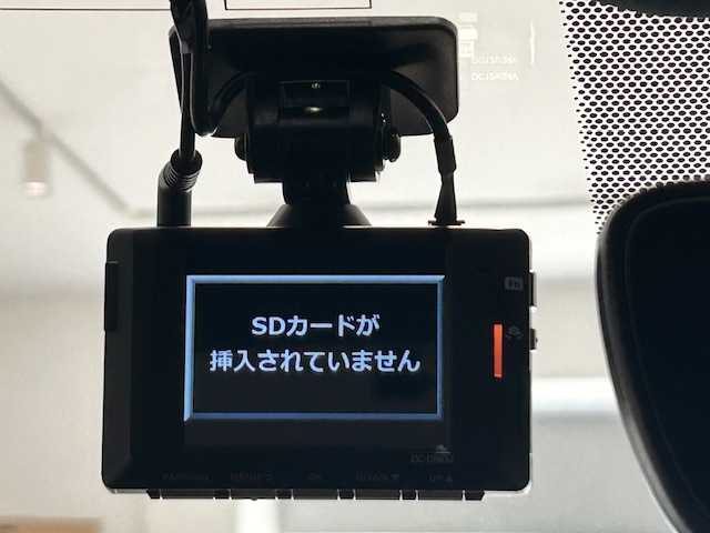 レクサス ＣＴ 200h バージョンC 宮城県 2017(平29)年 5.2万km ホワイトノーヴァガラスフレーク Lexus Safety System+/・プリクラッシュセーフティ/・レーントレーシングアシスト/・レーンディパーチャーアラート/・ロードサインアシスト/・レーダークルーズコントロール/・先行車発進告知/Fスポハンドル/純正SDナビ/Bluetooth/純正ETC2.0/フルセグテレビ/バックカメラ/ドライブレコーダー/パワーシート/リバースレーダー/パドルシフト/アイドリングストップ/ウィンカーミラー/プッシュスタート/純正アルミホイール/純正フロアマット