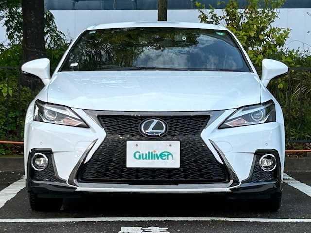 レクサス ＣＴ 200h バージョンC 宮城県 2017(平29)年 5.2万km ホワイトノーヴァガラスフレーク Lexus Safety System+/・プリクラッシュセーフティ/・レーントレーシングアシスト/・レーンディパーチャーアラート/・ロードサインアシスト/・レーダークルーズコントロール/・先行車発進告知/Fスポハンドル/純正SDナビ/Bluetooth/純正ETC2.0/フルセグテレビ/バックカメラ/ドライブレコーダー/パワーシート/リバースレーダー/パドルシフト/アイドリングストップ/ウィンカーミラー/プッシュスタート/純正アルミホイール/純正フロアマット