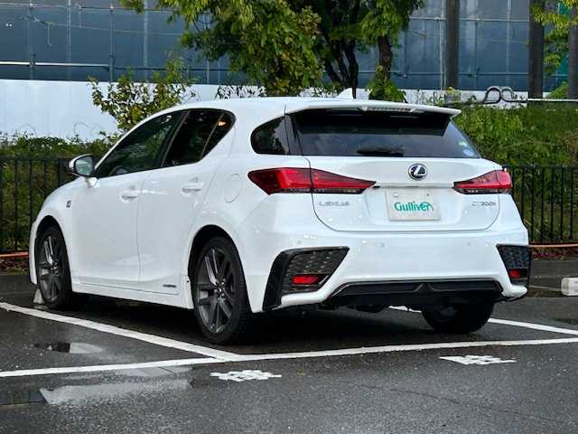 レクサス ＣＴ 200h バージョンC 宮城県 2017(平29)年 5.2万km ホワイトノーヴァガラスフレーク Lexus Safety System+/・プリクラッシュセーフティ/・レーントレーシングアシスト/・レーンディパーチャーアラート/・ロードサインアシスト/・レーダークルーズコントロール/・先行車発進告知/Fスポハンドル/純正SDナビ/Bluetooth/純正ETC2.0/フルセグテレビ/バックカメラ/ドライブレコーダー/パワーシート/リバースレーダー/パドルシフト/アイドリングストップ/ウィンカーミラー/プッシュスタート/純正アルミホイール/純正フロアマット