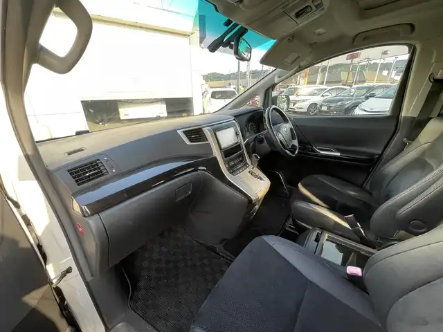 トヨタ ヴェルファイア 2．4Z ゴールデンアイズ 神奈川県 2012(平24)年 12.2万km ホワイトパールクリスタルシャイン (株)IDOMが運営する【じしゃロン秦野店】の自社ローン専用車両になりますこちらは現金またはオートローンご利用時の価格です。自社ローンご希望の方は別途その旨お申付け下さい/両側パワースライドドア/パワーバックドア/バックモニター/ETC/ハーフレザーシート