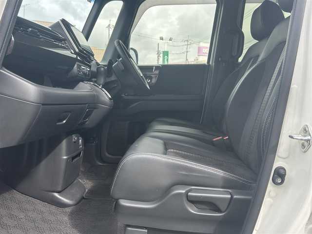 ホンダ Ｎ ＢＯＸ G L ターボ ホンダセンシング 鳥取県 2019(平31)年 3.4万km パールⅡ ホンダセンシング /純正8型ナビ【VXM-175VFEi】/・フルセグ/・Bluetooth/・CD/DVD/バックカメラ/スマートキー/プッシュスタート/ターボ/レーダークルーズ コントロール/ビルトインETC/両側電動スライドドア/純正15AW/ABS/横滑り防止装置/レーンキープアシスト/オートライト/LEDヘッドライト/W&サイドエアバック/カーテンエアバック