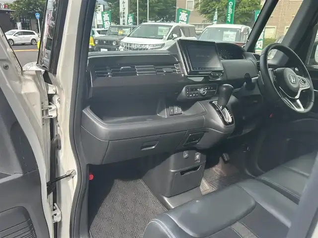 ホンダ Ｎ ＢＯＸ G L ターボ ホンダセンシング 鳥取県 2019(平31)年 3.4万km パールⅡ ホンダセンシング /純正8型ナビ【VXM-175VFEi】/・フルセグ/・Bluetooth/・CD/DVD/バックカメラ/スマートキー/プッシュスタート/ターボ/レーダークルーズ コントロール/ビルトインETC/両側電動スライドドア/純正15AW/ABS/横滑り防止装置/レーンキープアシスト/オートライト/LEDヘッドライト/W&サイドエアバック/カーテンエアバック