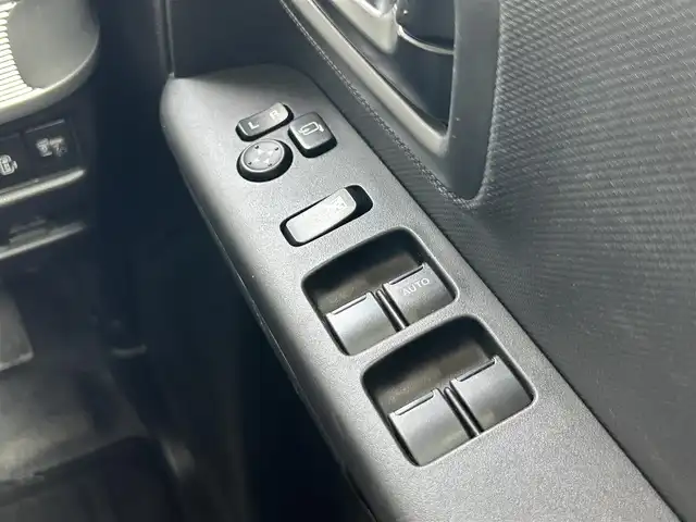 スズキ スペーシア HYBRID X 静岡県 2018(平30)年 3.3万km ピュアホワイトP ケンウッド７型メモリナビ/フルセグＴＶ/ＤＶＤ再生/ＢＴオーディオ/ビルトインETC/ドラレコ/両側電動スライドドア/フルオートエアコン/後席エアコン/シートヒーター/オートライト/スペアキー/純正フロアマット/アイドリングストップ