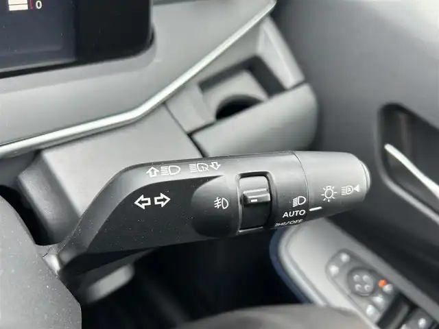 日産 ノート オーテック 東京都 2022(令4)年 1.4万km ピュアホワイトパール 純正ナビ/アラウンドビューモニター/ビルトインETC/インテリジェントルームミラー/LEDヘッドライト/スマートキー/レザーシート/エマージェンシーブレーキ/インテリジェント FCW/インテリジェント DA/インテリジェント LI/インテリジェント BSI/コーナーセンサー