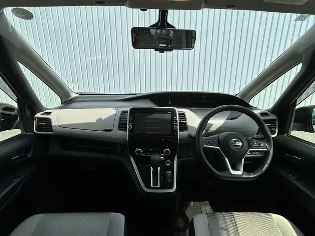日産 セレナ ハイウェイスター Vセレクション 滋賀県 2017(平29)年 4.8万km マルーンレッド 2トーン 純正9インチナビ/(CD/DVD)/フリップダウンモニター/デジタルインナーミラー/プロパイロット/・インテリジェントクルーズコントロール/・レーンキープアシスト/アラウンドビューモニター/衝突軽減ブレーキ/両側電動スライドドア/パーキングアシスト/ドライブレコーダー/電動パーキング/ブレーキホールド/LEDオートライト/ビルトインETC