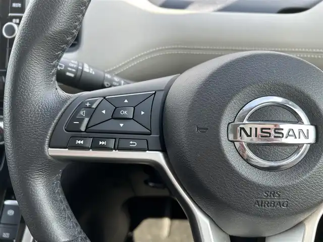 日産 セレナ ハイウェイスター Vセレクション 滋賀県 2017(平29)年 4.8万km マルーンレッド 2トーン 純正9インチナビ/(CD/DVD)/フリップダウンモニター/デジタルインナーミラー/プロパイロット/・インテリジェントクルーズコントロール/・レーンキープアシスト/アラウンドビューモニター/衝突軽減ブレーキ/両側電動スライドドア/パーキングアシスト/ドライブレコーダー/電動パーキング/ブレーキホールド/LEDオートライト/ビルトインETC