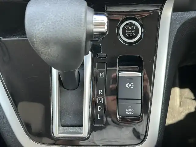 日産 セレナ ハイウェイスター Vセレクション 滋賀県 2017(平29)年 4.8万km マルーンレッド 2トーン 純正9インチナビ/(CD/DVD)/フリップダウンモニター/デジタルインナーミラー/プロパイロット/・インテリジェントクルーズコントロール/・レーンキープアシスト/アラウンドビューモニター/衝突軽減ブレーキ/両側電動スライドドア/パーキングアシスト/ドライブレコーダー/電動パーキング/ブレーキホールド/LEDオートライト/ビルトインETC