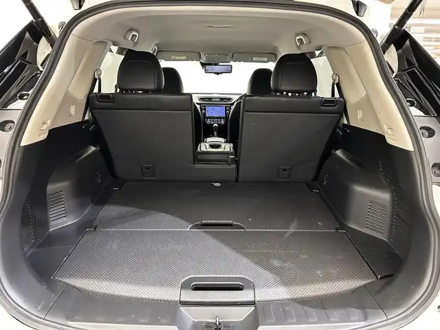 日産 エクストレイル 20Xi 愛媛県 2018(平30)年 6.6万km ブリリアントホワイトパール ・９型ナビ/・（フルセグＴＶ・ＢＴ・ＣＤ・ＤＶＤ・ＦＭ・ＡＭ・ＳＤ・ＵＳＢ・ＡＵＸ）/・全方位カメラ　/・前方ドラレコ　/・ＥＴＣ　/・デジタルインナーミラー　/・プロパイロット　/・レーダークルーズコントロール/・レーンキープアシスト/・パワーバックドア