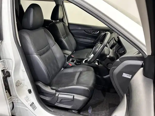 日産 エクストレイル 20Xi 愛媛県 2018(平30)年 6.6万km ブリリアントホワイトパール ・９型ナビ/・（フルセグＴＶ・ＢＴ・ＣＤ・ＤＶＤ・ＦＭ・ＡＭ・ＳＤ・ＵＳＢ・ＡＵＸ）/・全方位カメラ　/・前方ドラレコ　/・ＥＴＣ　/・デジタルインナーミラー　/・プロパイロット　/・レーダークルーズコントロール/・レーンキープアシスト/・パワーバックドア