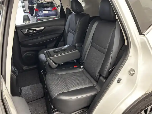 日産 エクストレイル 20Xi 愛媛県 2018(平30)年 6.6万km ブリリアントホワイトパール ・９型ナビ/・（フルセグＴＶ・ＢＴ・ＣＤ・ＤＶＤ・ＦＭ・ＡＭ・ＳＤ・ＵＳＢ・ＡＵＸ）/・全方位カメラ　/・前方ドラレコ　/・ＥＴＣ　/・デジタルインナーミラー　/・プロパイロット　/・レーダークルーズコントロール/・レーンキープアシスト/・パワーバックドア