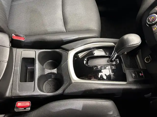 日産 エクストレイル 20Xi 愛媛県 2018(平30)年 6.6万km ブリリアントホワイトパール ・９型ナビ/・（フルセグＴＶ・ＢＴ・ＣＤ・ＤＶＤ・ＦＭ・ＡＭ・ＳＤ・ＵＳＢ・ＡＵＸ）/・全方位カメラ　/・前方ドラレコ　/・ＥＴＣ　/・デジタルインナーミラー　/・プロパイロット　/・レーダークルーズコントロール/・レーンキープアシスト/・パワーバックドア