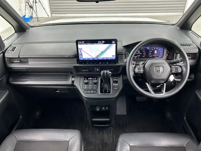 ホンダ ステップワゴン スパーダ 三重県 2022(令4)年 3万km プラチナホワイトパール 禁煙車/ホンダセンシング/衝突軽減システム/純正11.4型ナビゲーション/ーAM/FM/CD/DVD/TV/BT/Applecarplay/Androidauto/バックカメラ/両側パワースライド/パワーバックドア/純正AW/社外前後ドラレコ/レーダークルーズコントロール/アイドリングストップ/前後コーナーセンサー/ブラインドスポットモニター/パドルシフト/LEDヘッドライト/リアオートエアコン/オートマチックハイビーム/ETC/ステアリングスイッチ/スマートキー/プッシュスタート