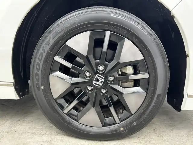 ホンダ ステップワゴン スパーダ 三重県 2022(令4)年 3万km プラチナホワイトパール 禁煙車/ホンダセンシング/衝突軽減システム/純正11.4型ナビゲーション/ーAM/FM/CD/DVD/TV/BT/Applecarplay/Androidauto/バックカメラ/両側パワースライド/パワーバックドア/純正AW/社外前後ドラレコ/レーダークルーズコントロール/アイドリングストップ/前後コーナーセンサー/ブラインドスポットモニター/パドルシフト/LEDヘッドライト/リアオートエアコン/オートマチックハイビーム/ETC/ステアリングスイッチ/スマートキー/プッシュスタート