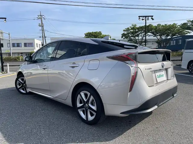 トヨタ プリウス A ツーリングセレクション 鳥取県 2016(平28)年 5.5万km スティールブロンドM ４・Ｗ・Ｄ/純正９型ナビ／フルセグ／ＤＶＤ／ＣＤ／ＢＴ/バックカメラ/ビルトインＥＴＣ/ドライブレコーダー/トヨタセーフティセンス/レーダークルーズ/レーンアシスト/黒レザーシート/前席シートヒーター/ＬＥＤライト/フォグライト/純正17インチアルミホイール/プッシュエンジンスタート/スマートキーｘ２