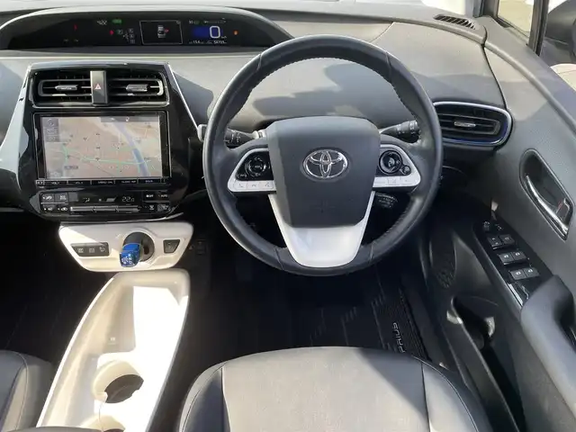 トヨタ プリウス A ツーリングセレクション 鳥取県 2016(平28)年 5.5万km スティールブロンドM ４・Ｗ・Ｄ/純正９型ナビ／フルセグ／ＤＶＤ／ＣＤ／ＢＴ/バックカメラ/ビルトインＥＴＣ/ドライブレコーダー/トヨタセーフティセンス/レーダークルーズ/レーンアシスト/黒レザーシート/前席シートヒーター/ＬＥＤライト/フォグライト/純正17インチアルミホイール/プッシュエンジンスタート/スマートキーｘ２