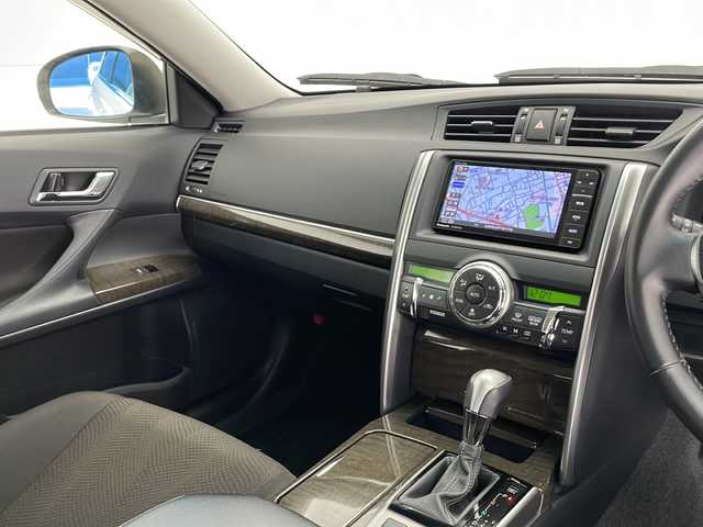 トヨタ マークＸ 250G Four 長野県 2016(平28)年 2.8万km ホワイトパールクリスタルシャイン 4WD/社外ナビ/フルセグTV/バックカメラ/DVD再生機能有り/MTモード付AT/横滑り防止装置/D席パワーシート/電動リアゲート/ドアバイザー/純正フロアマット/純正夏タイヤ/カーテンエアバック/オートライト/フォグランプ/LEDヘッドライト/スマートキー/スペアキー1本/ドアバイザー