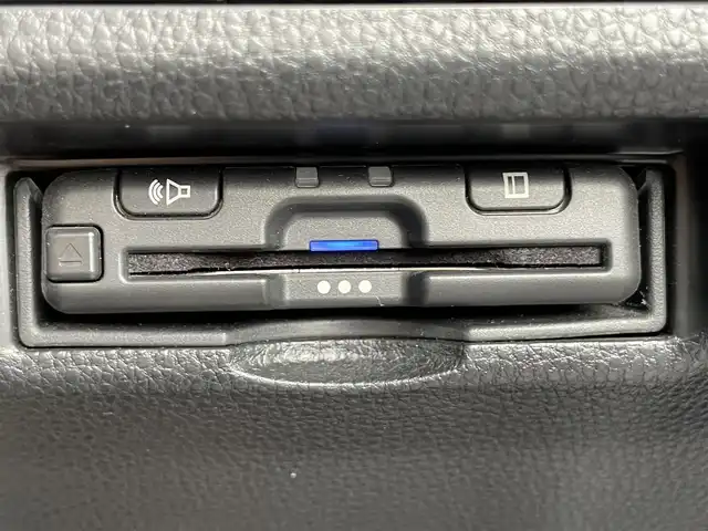 トヨタ ＲＡＶ４ G Zパッケージ 滋賀県 2020(令2)年 2.8万km グレーメタリック 禁煙車/社外９型ナビ（ＣＤ／Ｂｌｕｅｔｏｏｔｈ／フルセグ／ＵＳＢ／ＳＤ）/トヨタセーフティセンス/前ドラレコ/デジタルインナーミラー/合皮レザーシート/シートヒーター/ステアリングヒーター/パワーバックドア/運転席パワーシート/LEDヘッドライト/ＥＴＣ/前後コーナーセンサー