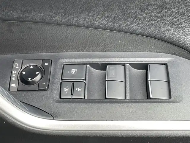 トヨタ ＲＡＶ４ G Zパッケージ 滋賀県 2020(令2)年 2.8万km グレーメタリック 禁煙車/社外９型ナビ（ＣＤ／Ｂｌｕｅｔｏｏｔｈ／フルセグ／ＵＳＢ／ＳＤ）/トヨタセーフティセンス/前ドラレコ/デジタルインナーミラー/合皮レザーシート/シートヒーター/ステアリングヒーター/パワーバックドア/運転席パワーシート/LEDヘッドライト/ＥＴＣ/前後コーナーセンサー