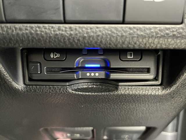 トヨタ ＲＡＶ４ G Zパッケージ 長野県 2020(令2)年 2.8万km グレーメタリック 4WD/社外ナビ/フルセグTV/スBluetooth/バックカメラ/ドライブレコーダー（前方のみ）/デジタルインナーミラー/レザーシート/シートヒーター/ステアリングヒーター/電動リアゲート/D席メモリ付きパワーシート/LEDヘッドライト/ビルトインＥＴＣ/前後コーナーセンサー/レーンキープアシスト/クルーズコントロール（追従あり）/横滑り防止装置/衝突軽減被害システム/純正19インチアルミ夏タイヤ/純正フロアマット/スマートキー/ドアバイザー