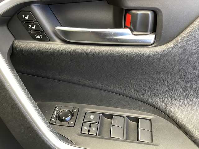 トヨタ ＲＡＶ４ G Zパッケージ 長野県 2020(令2)年 2.8万km グレーメタリック 4WD/社外ナビ/フルセグTV/スBluetooth/バックカメラ/ドライブレコーダー（前方のみ）/デジタルインナーミラー/レザーシート/シートヒーター/ステアリングヒーター/電動リアゲート/D席メモリ付きパワーシート/LEDヘッドライト/ビルトインＥＴＣ/前後コーナーセンサー/レーンキープアシスト/クルーズコントロール（追従あり）/横滑り防止装置/衝突軽減被害システム/純正19インチアルミ夏タイヤ/純正フロアマット/スマートキー/ドアバイザー