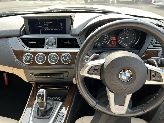 ＢＭＷ Ｚ４ sDrive20i 長崎県 2013(平25)年 8.2万km アルピンホワイトⅢ ・プッシュスタート/・純正ナビ（AM/FM/CD/DVD）/・シートヒーター（D/N）/・パドルシフト/・パーキングアシスト/・ETC/・オートライト/・ハンドルスイッチ