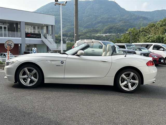 ＢＭＷ Ｚ４ sDrive20i 長崎県 2013(平25)年 8.2万km アルピンホワイトⅢ ・プッシュスタート/・純正ナビ（AM/FM/CD/DVD）/・シートヒーター（D/N）/・パドルシフト/・パーキングアシスト/・ETC/・オートライト/・ハンドルスイッチ